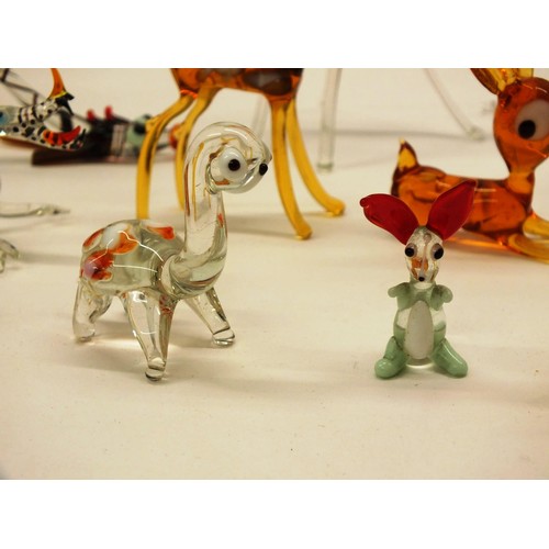 252 - COLLECTION OF VINTAGE GLASS ANIMALS