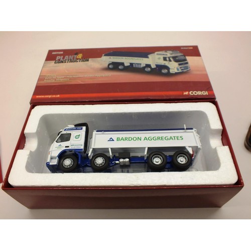 261 - LIMITED EDITION CORGI BOXED VOLVO FH TIPPER CERTIFIED 581 OF ONLY 1000 MADE