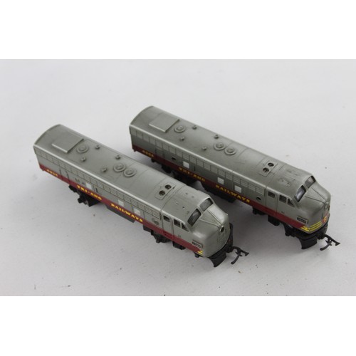 397 - Boxed Vintage OO Gauge TRIANG Loco & Dummy B.B. Diesel T.C. Series