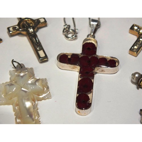 286 - 924 STERLING SILVER POPPY CROSS PENDANT NECKLACE AND FIVE CROSS PENDANTS INCLUDES CARVED MOTHER OF P... 