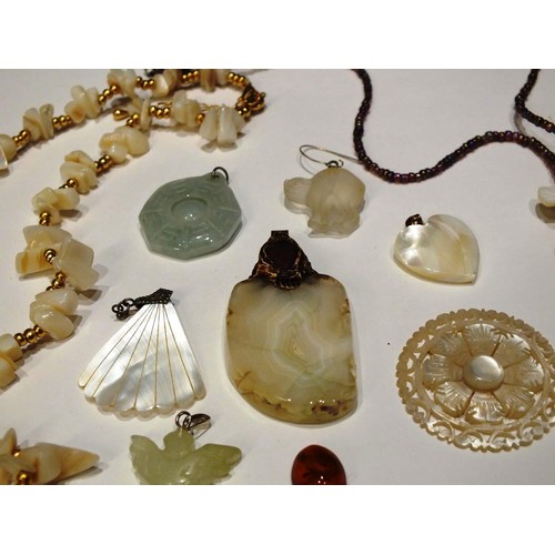 288 - GEMSTONE, MOTHER OF PEARL, JADE & SHELL JEWELLERY INCLUDES NECKLACES & PENDANTS