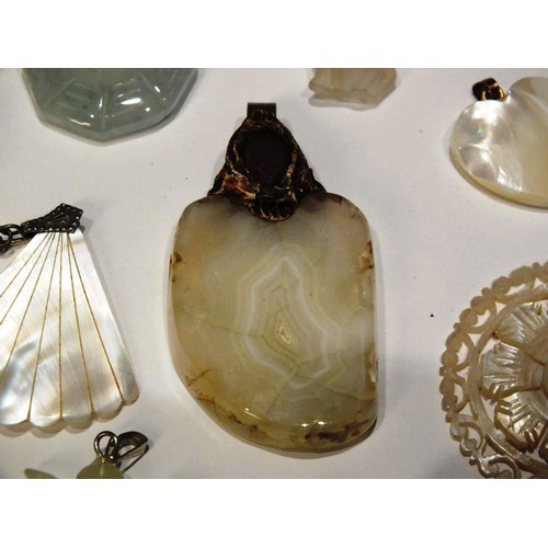 288 - GEMSTONE, MOTHER OF PEARL, JADE & SHELL JEWELLERY INCLUDES NECKLACES & PENDANTS