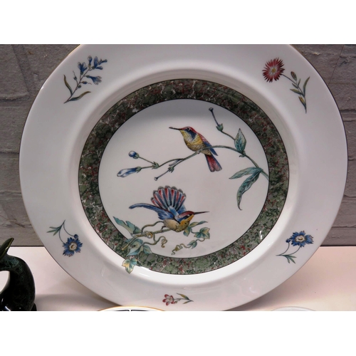 347 - COMEMORATIVE PLATES, FOSLERS STUDIO FISH AND MINERS LARGE WEDGEWOOD PLATES