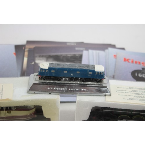 419 - 14x Vintage Model Display Locomotives & Magazines Inc The General, Evening Star