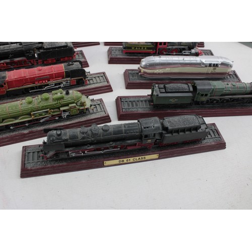 419 - 14x Vintage Model Display Locomotives & Magazines Inc The General, Evening Star