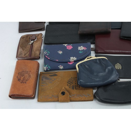 417 - 40 x Assorted Ladies / Gents PURSES & WALLETS Inc Cath Kidston, Vintage, Leather