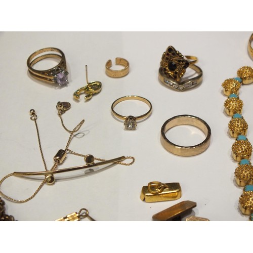 281 - SELECTION OF GOLDTONE JEWELLERY INCLUDES NECKLACES, RINGS & EARRINGS