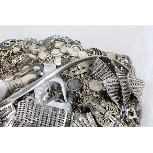 437 - Job Lot Assorted Silver Tone LADIES BELTS Inc Vintage, Chain, Sparkly Etc