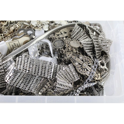 437 - Job Lot Assorted Silver Tone LADIES BELTS Inc Vintage, Chain, Sparkly Etc