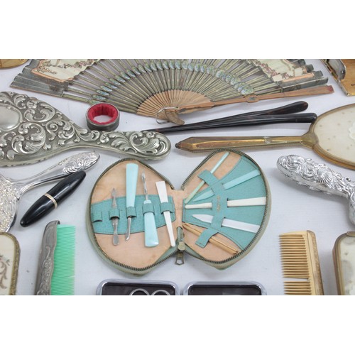 443 - 25 x Assorted Vintage LADIES VANITY Inc Hair Brush, Fan, Manicure Set Etc