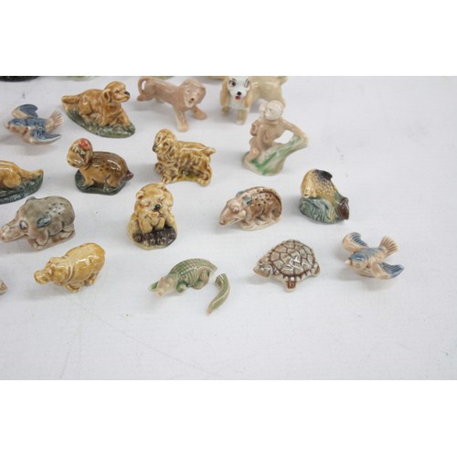 447 - Job Lot Assorted Vintage Wade Whimsies Inc Lady & The Tramp, Lion, Hedgehog Etc