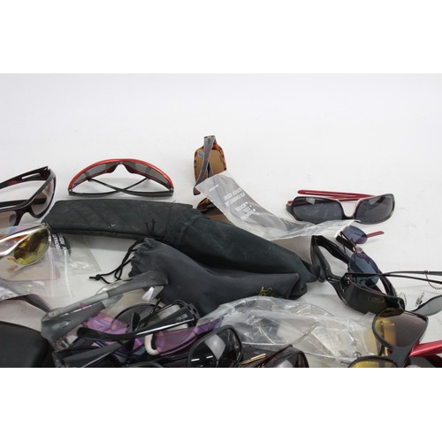 455 - 37 x Assorted SPORTS STYLE Sunglasses Inc. Soxick, Guess, Jublo Etc