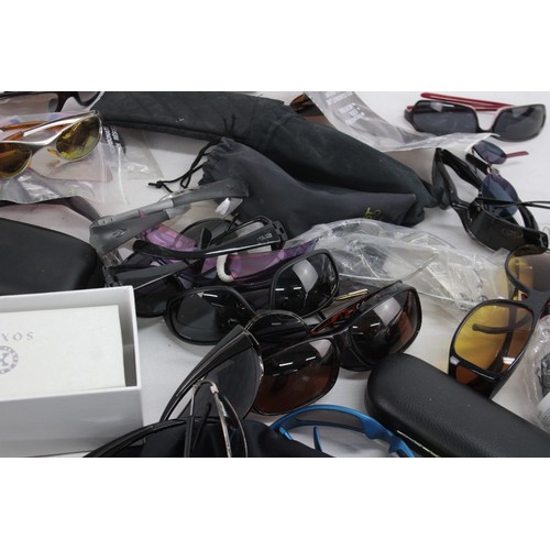 455 - 37 x Assorted SPORTS STYLE Sunglasses Inc. Soxick, Guess, Jublo Etc