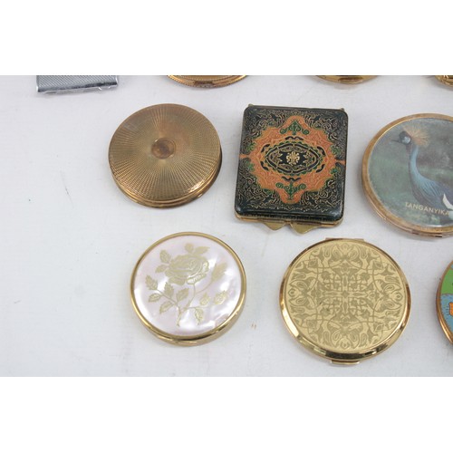 459 - 20 x Assorted Vintage Ladies Powder COMPACTS Inc Floral, Boxed, Gold Tone Etc