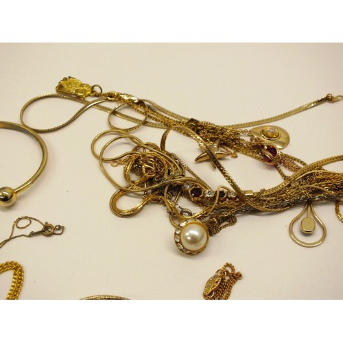 291 - SELECTION OF GOLD TONE JEWELLERY INCLUDING NECKLACES, BRACELETS, FOB WATCH ETC