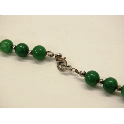 338 - VINTAGE GREEN JADE BEAD NECKLACE