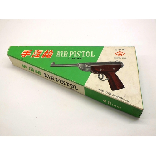 92 - VINTAGE 4.5MM AIR PISTOL IN ORIGINAL BOX