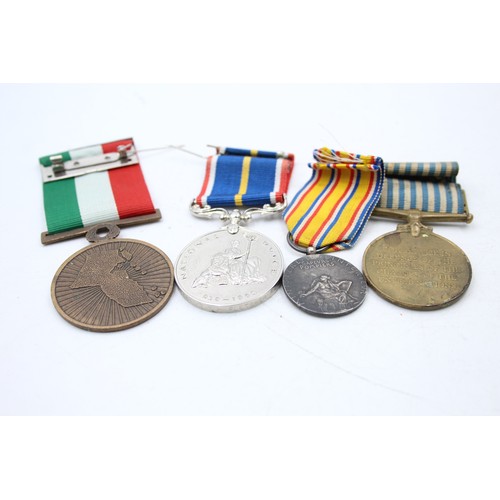 624 - 4 x Mixed Medals Inc Korea, French Fire Service, Liberation of Kuwait, Etc