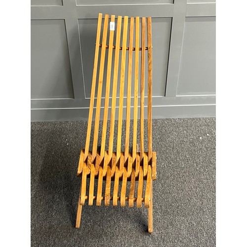 91 - CLEVERMADE TAMARACK FOLDING WOODEN OUTDOOR CHAIR