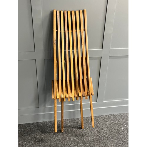 91 - CLEVERMADE TAMARACK FOLDING WOODEN OUTDOOR CHAIR