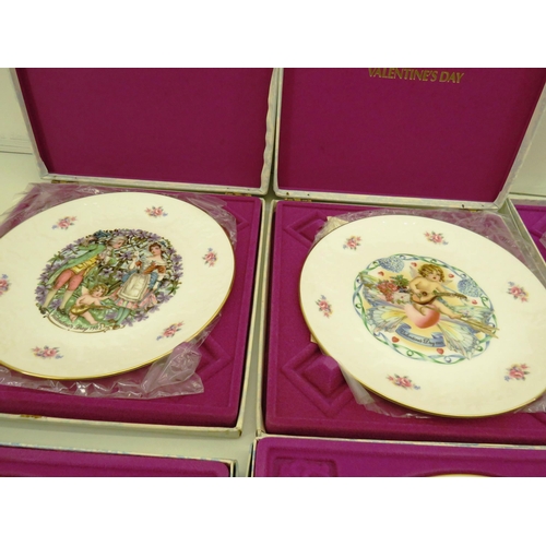 104 - 10 x ROYAL DOULTON VALENTINE PLATES 1976- 1985 BOXED