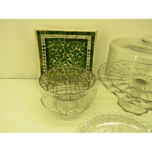 125 - DOMED GLASS CAKE STAND AND VARIOUS ITEMS OF GLASS