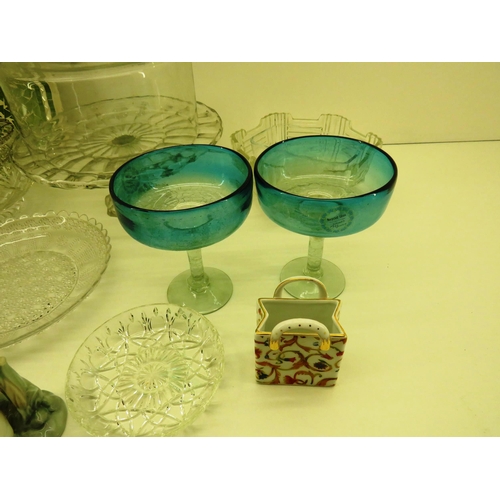 125 - DOMED GLASS CAKE STAND AND VARIOUS ITEMS OF GLASS