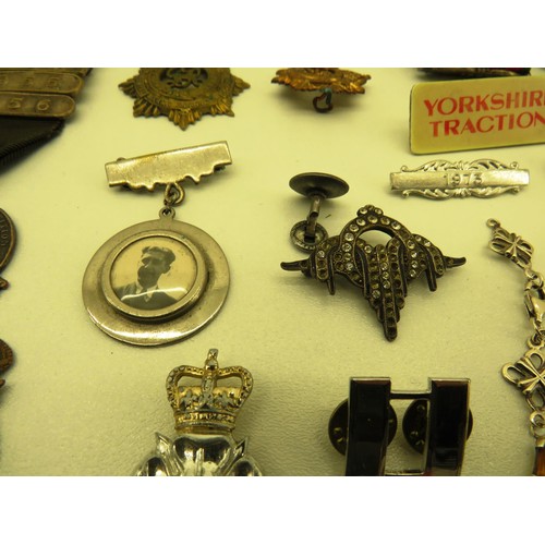 44 - COLLECTION O FBADGES MILITARY, POLICE, GERMAN AND YORKSHIRE TRACTION