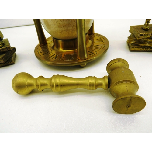 75 - LARGE BRASS HOURGLASS SAND TIMER, TWO BRASS DICKENS FIGURES AND BRASS GAVEL