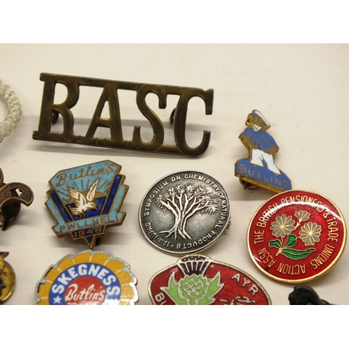 8 - 14 x OLD BADGES INCLUDING WAKEFIELD 1936, BUTLINS, MERCEDES