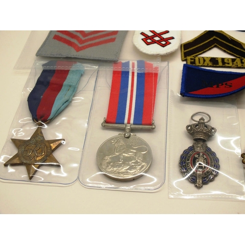 10 - JOB LOT OF MISCELLANEOUS MEDALS, BADGES, BUTTONS ETC