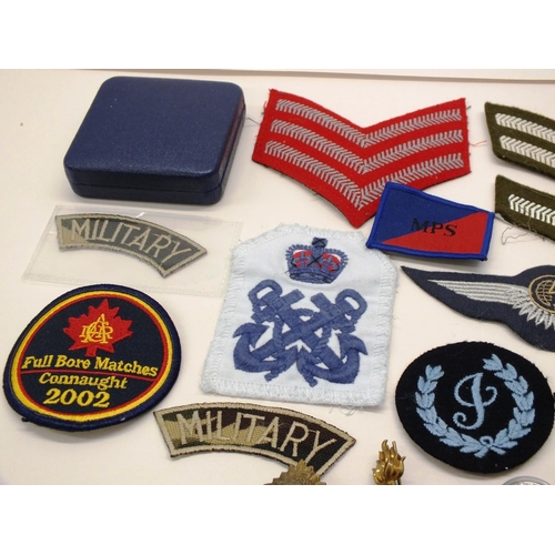 23 - VARIOUS, BADGES, MEDALS, BUTTONS ETC