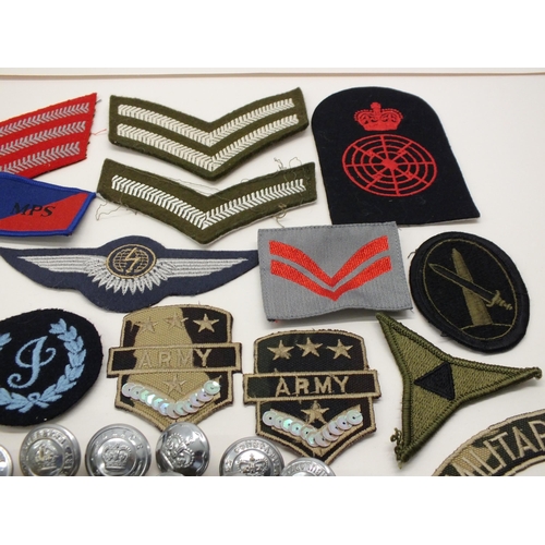 23 - VARIOUS, BADGES, MEDALS, BUTTONS ETC