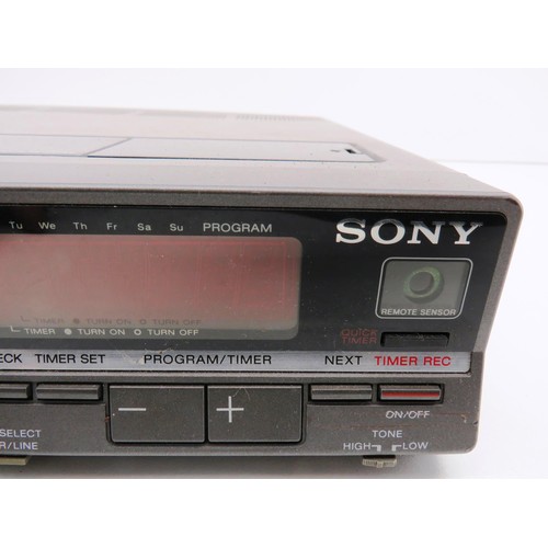 152 - VINTAGE SONY SL-F30 BETAMAX VIDEO RECORDER