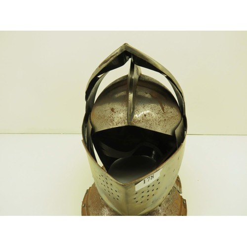 178 - MEDIEVAL STYLE KNIGHTS ARMOUR CLOSE HELM