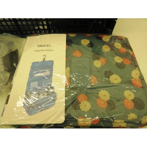 326 - SELECTION OF BAGS, DINNERS, NAPKINS, CHERRY BLOSSOM