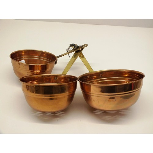 236 - SET OF 3 VINTAGE FRENCH GRADUATED COPPER SIEVES/COLANDERS WITH BRASS HANDLES IN EXCELLENT CONDITION