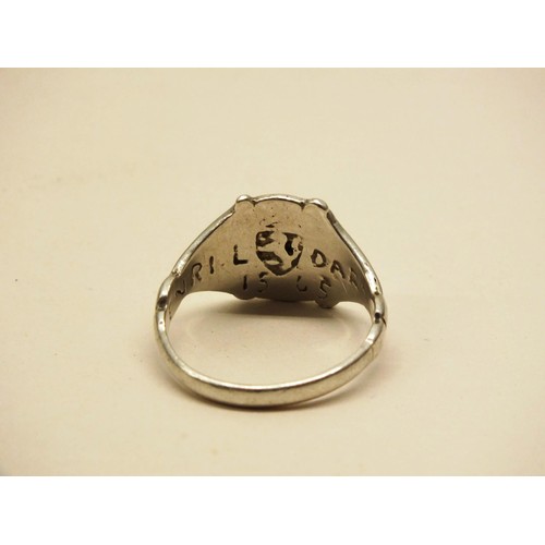 213 - VINTAGE SILVER RING SIZE X- 5.6G