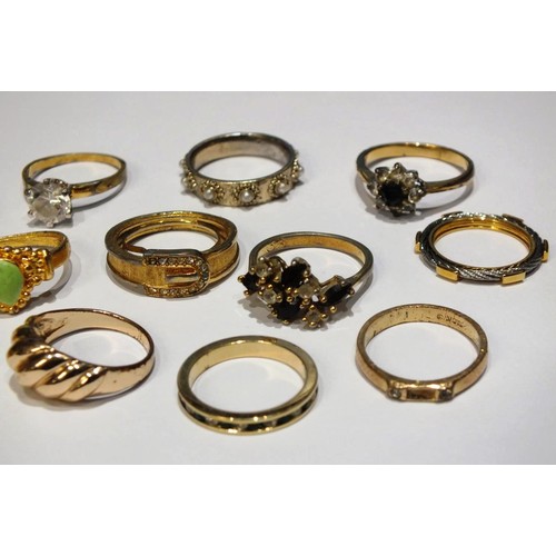 220 - 12 GOLDTONE RINGS