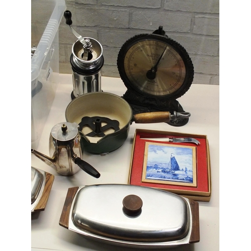 268 - KITCHENWARE AND COLLECTABLES