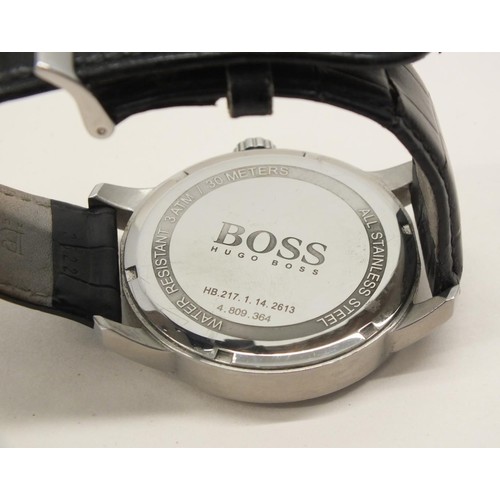 98 - MENS BOSS DATE WATCH