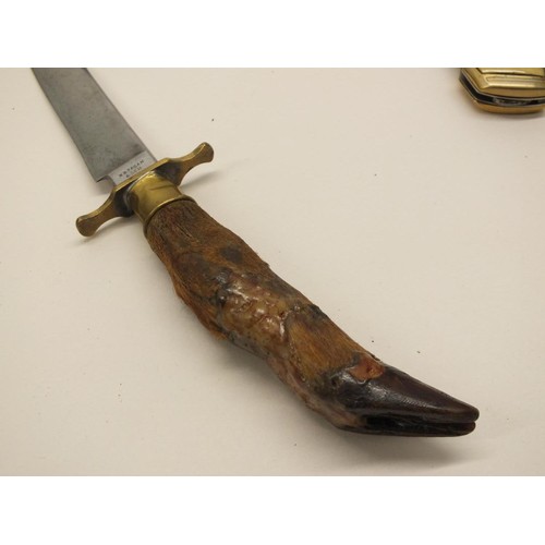 298 - COLLECTION OF POCKET KNIVES, ORNAMENTAL DAGGERS ETC INCLUDES FRANKLIN MINT, HOOF HANDLED and LAMBS F... 