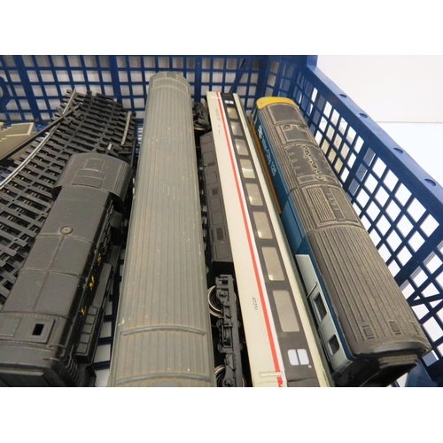 350 - TRAIN CARRIAGES ETC OO GAUGE