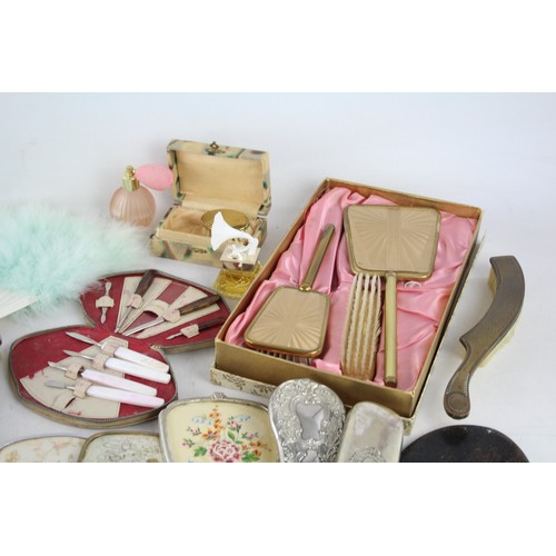 416 - 25 x Assorted Vintage LADIES VANITY Inc Hair Brushes, Feather Hand Fan Etc