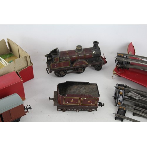 424 - 10 Vintage HORNBY Etc Tinplate Clockwork 2631 Loco, Tender & Accessories O Gauge