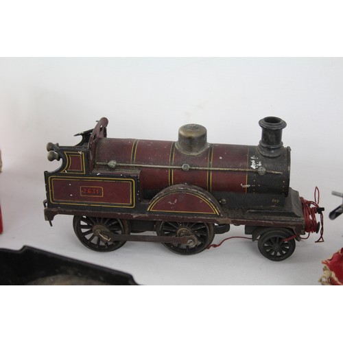 424 - 10 Vintage HORNBY Etc Tinplate Clockwork 2631 Loco, Tender & Accessories O Gauge