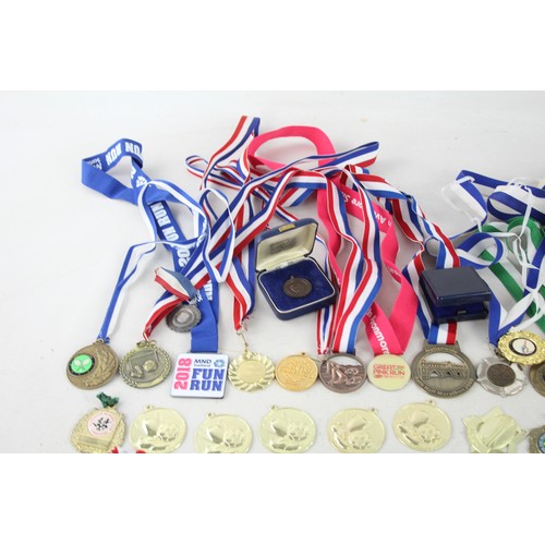 440 - 100 x Assorted Vintage Sports Medals Inc Dance, Marathon, Plain Etc