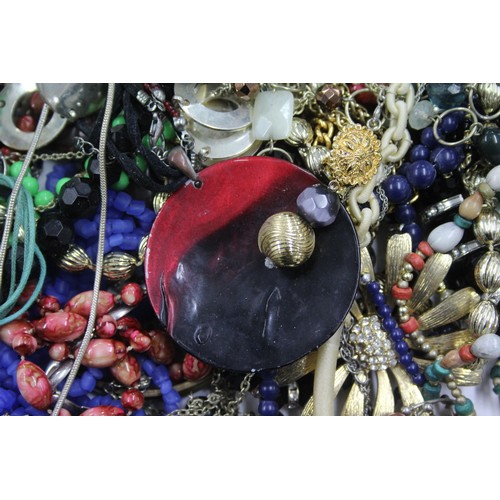 442 - 10kg UNSORTED COSTUME JEWELLERY inc. Bangles, Necklaces, Rings, Earrings.