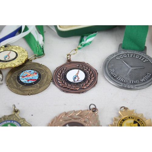 440 - 100 x Assorted Vintage Sports Medals Inc Dance, Marathon, Plain Etc