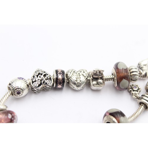 446 - 925 pandora bracelet with charms (60g)